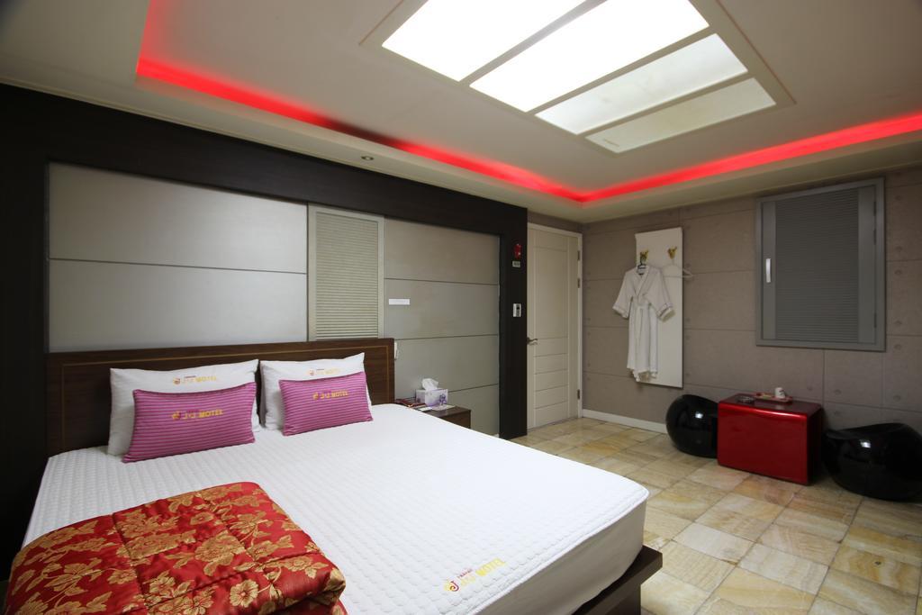Hotel Bridge Μπουσάν Δωμάτιο φωτογραφία