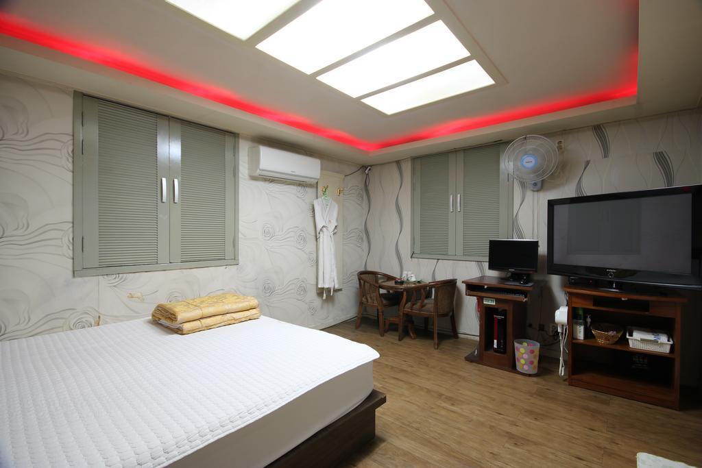 Hotel Bridge Μπουσάν Δωμάτιο φωτογραφία